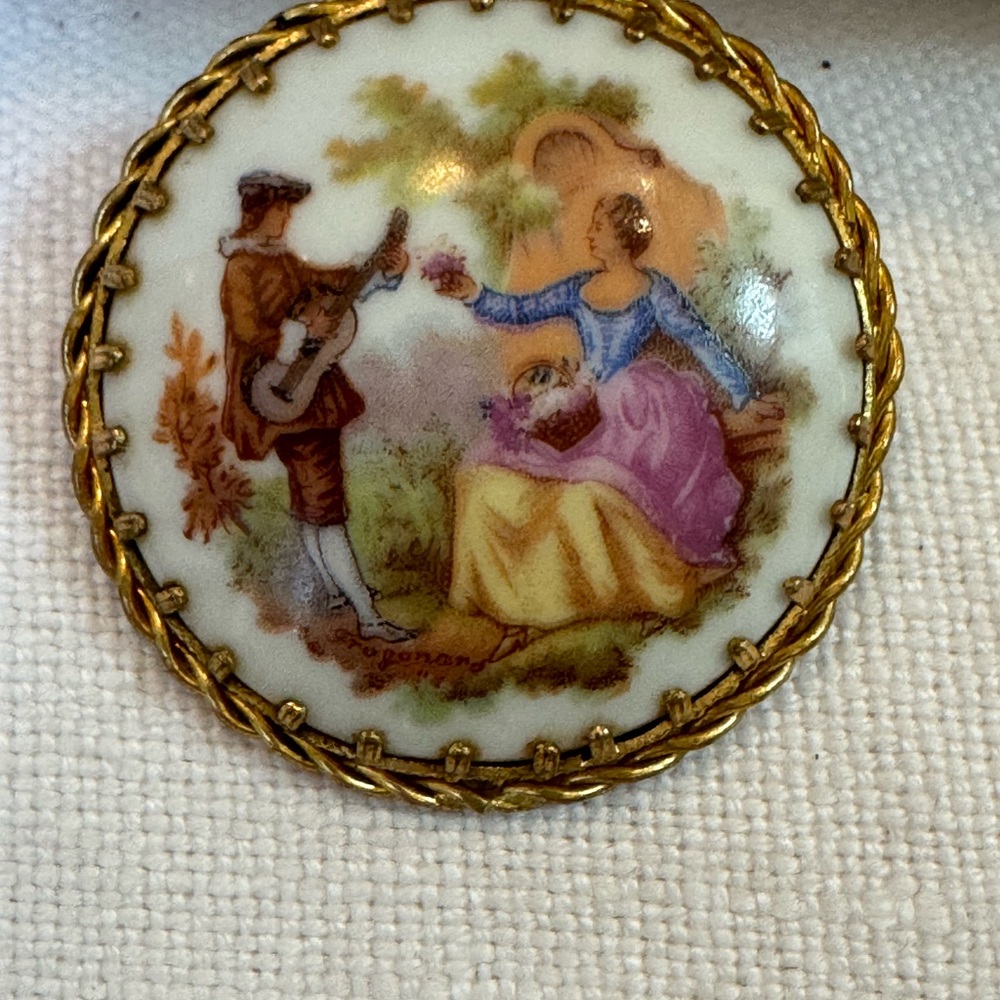 Vintage Limoges France Porcelain Brooch. Excellent condition
